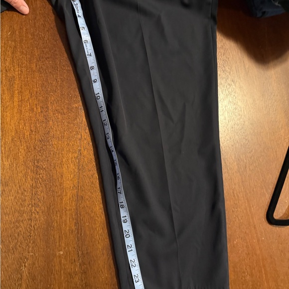 Everlane Italian GoWeave 100% Wool Pull-On Ankle Pant in Black - Size 16 - Picture 8 of 12